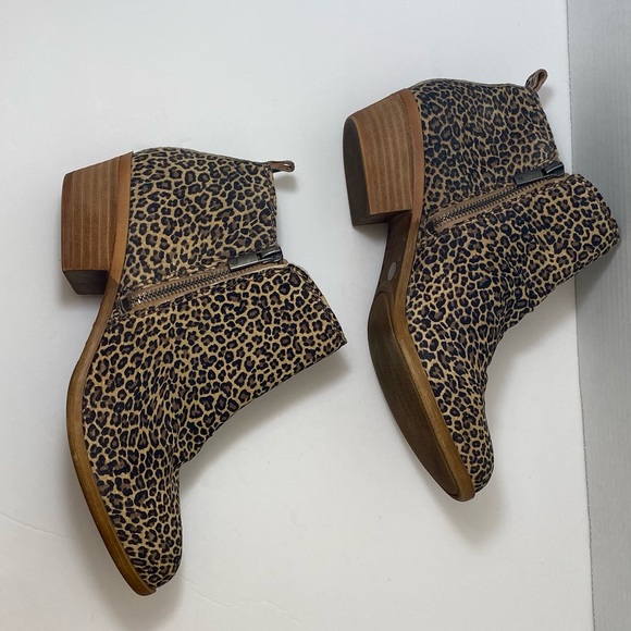 Lucky Brand Pre-Owned Basel Women's Eyelash
Ankle Booties Size 9(runs small) - Picture 2 of 7